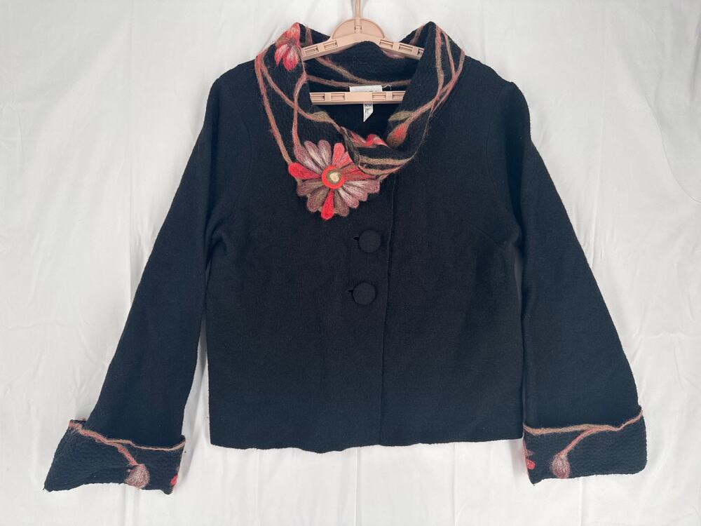 french twist wool cardigan flowers 3 buttons black size M